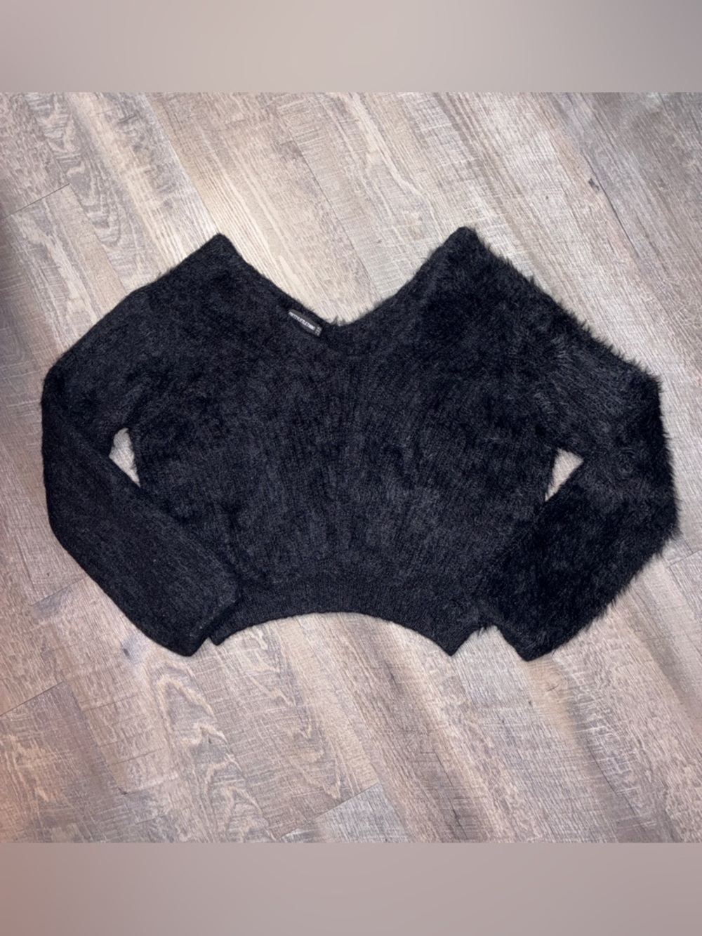 PrettyLittleThing Fuzzy Cropped Sweater, black - size 6